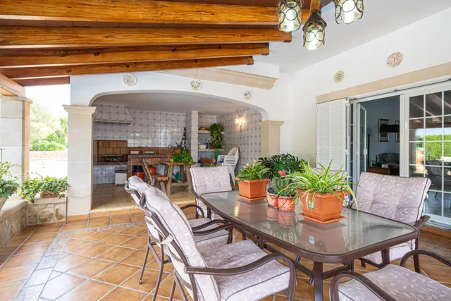 Chalet urbano con piscina y jardín en Sa Cabaneta — 38