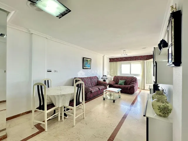 VENTA DE PISO EN TORREVIEJA, PRIMERA LÍNEA DE PLAYA Y VISTAS AL MAR — 4