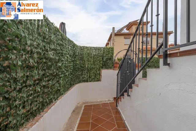 Encantadora Casa Reformada en Ogijares con Vistas y Espacios para Disfrutar — 44