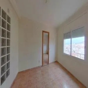 PISO EN VENTA OKUPADO EN C/ RUPERTO CHAPI - BADALONA
