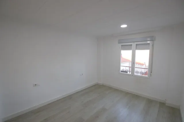 VIVIENDA TOTALMENTE REFORMADA SIN MUEBLES CON COCINA EQUIPADA — 6
