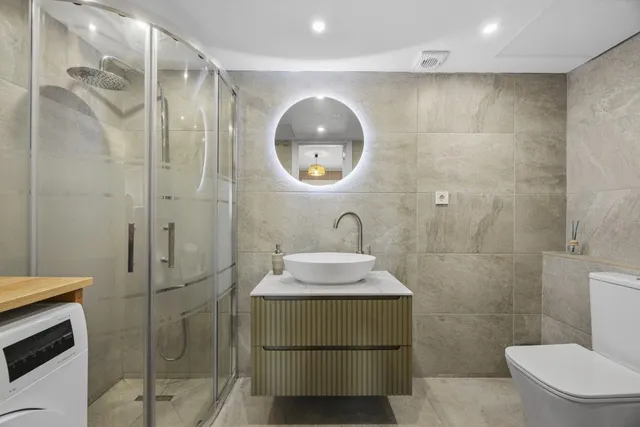 Recently Renovated 3 Bedroom Apartment in Torrequebrada — 20