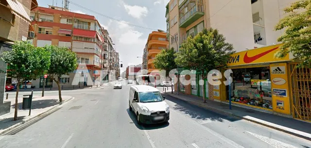Gran local comercial en zona muy concurrida — 2