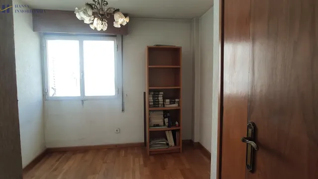 AMPLIO PISO EN VENTA CON VISTAS AL MAR Y UBICACIÓN PRIVILEGIADA EN ALICANTE — 20