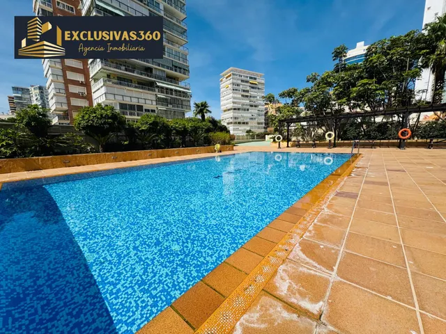 Piso de lujo en primera línea de playa Levante con 3 habitaciones y 2 baños. Exclusivas360 Benidorm — 48