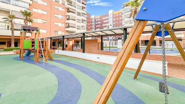 ÁTICO CON SOLÁRIUM EN AVDA. IMPERIO ARGENTINA. MÁLAGA — 36