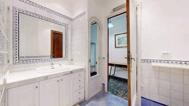 ¡Oportunidad única! Piso de lujo en alquiler en el corazón de Valencia — 41