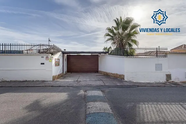 Chalet independiente con pozo propio y placas solares — 10