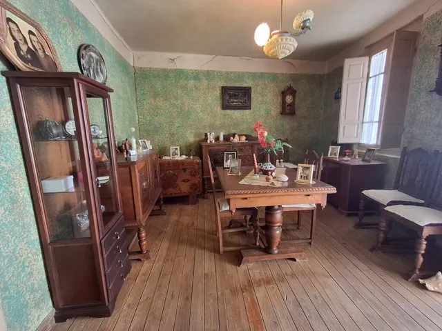 VENTA: Casa con Terreno Valtuille de Abajo — 3