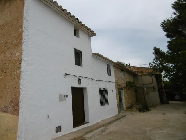 MASIA RÚSTICA PARA ENTRAR A VIVIR CERCA DE VALL D'ALBA — 40