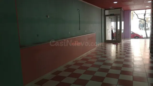 SE VENDE LOCAL EN 1º LINEA COMERCIAL DE 280 M2 APROXIMADAMEN