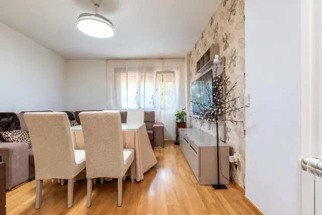 VENTA DE AMPLIO PISO EN - AVDA. CIRCUNVALACIÓN -- ALHENDÍN - foto 4