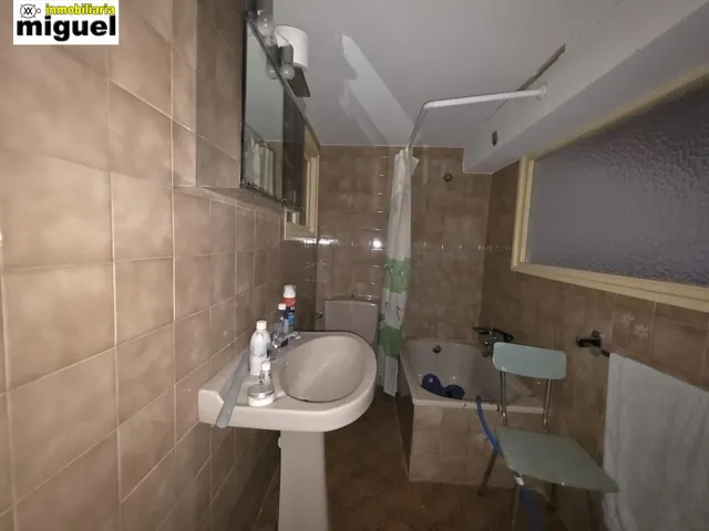 Se vende gran casa de piedra con cuadra anexa en Herrerías — 25