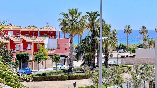 Ático de Ensueño Estiloso Junto al Mar en Pilar de la Horada - foto 4