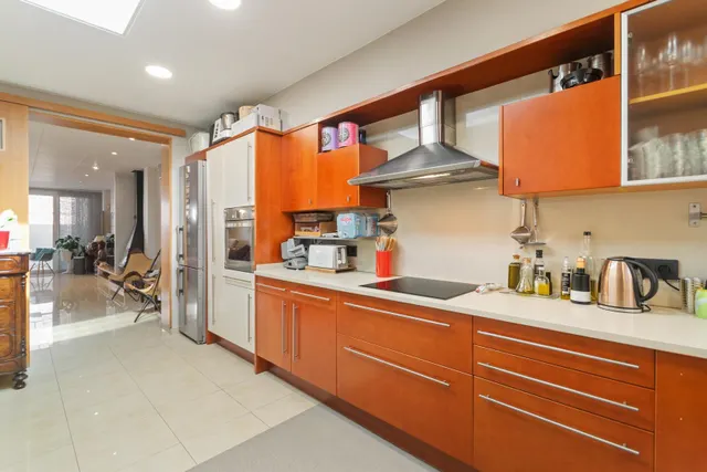Casa adosada impecable de 4 dormitorios, placas solares y excelente ubicación en Empuriabrava. — 24