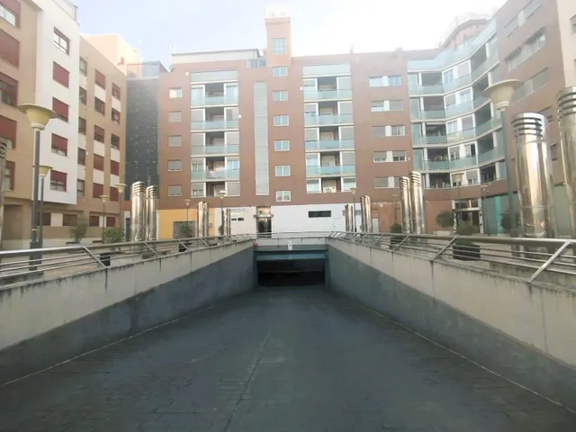 Plaza de garaje de alquiler en Juan Pablo ll, frente a Hacie - foto 5