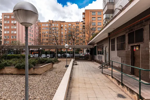 Piso exterior en el Viso — 37