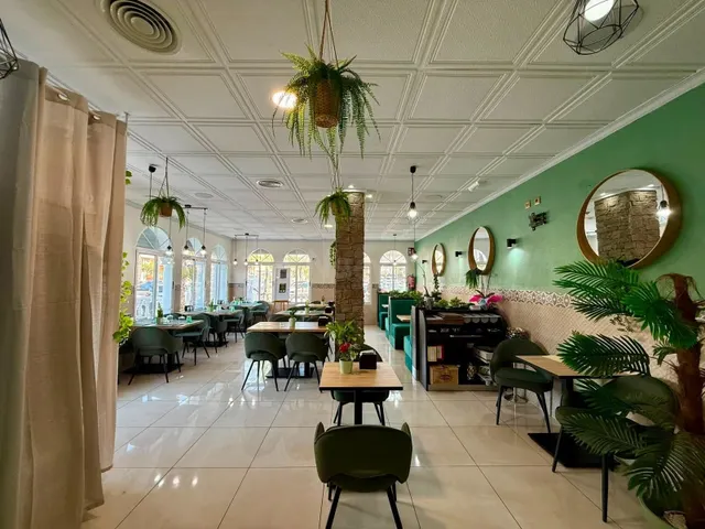 Local comercial 101m² en alquiler - Los secanos — 43