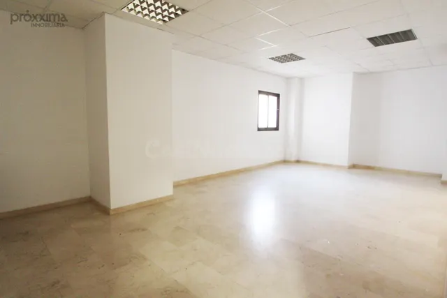 ¡Oficina ideal de 35 m2 junto a la Avda. de las Ciencias, Sevilla Este! — 2