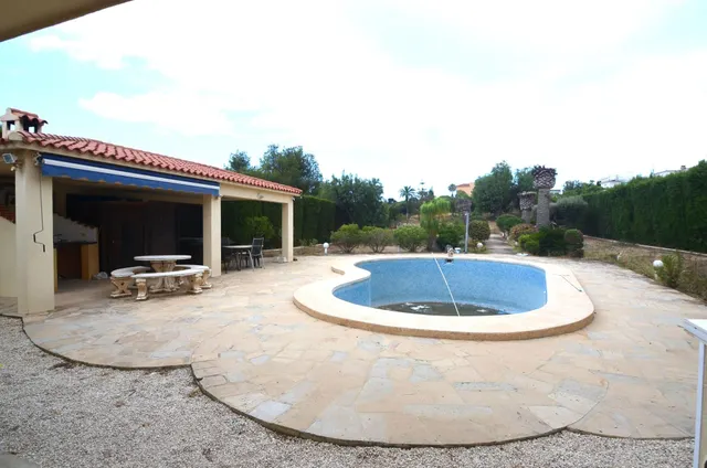 SE VENDE MAGNIFICA VILLA EN LA NUCIA — 32