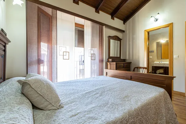 Casa adosada de 3 dormitorios con piscina y sótano en La Cartuja. — 28