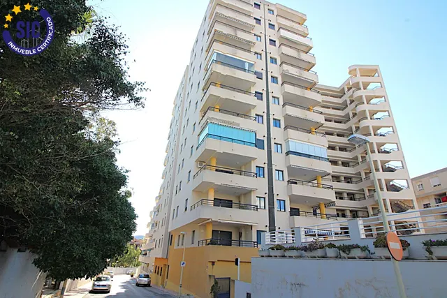Magnifico apartamento de tres habitaciones junto al mar con piscina, garaje y trastero, zona playa de la Concha — 44