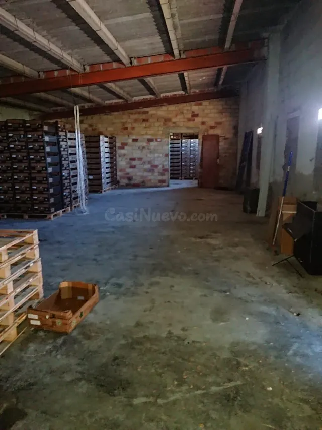 Oportunidad de Inversión: Nave Industrial en Venta por €969. - foto 5