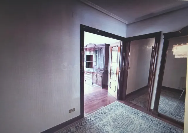 PISO CÉNTRICO EN VENTA EN MEDINA DE POMAR – CERCA DE LA PLAZ - foto 3