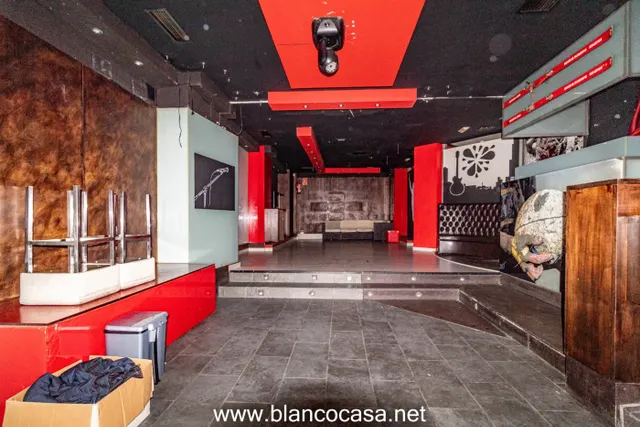 VENTA LOCAL COMERCIAL EN ZONA CENTRO DE LARACHA — 9
