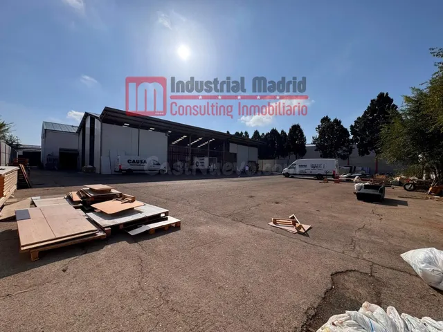 AMPLIA NAVE INDUSTRIAL DE 2.026 m2 EN ALQUILER EN POLÍGONO FINANZAUTO – ARGANDA DEL REY — 2
