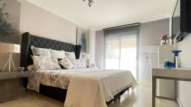 Apartamento de lujo en planta baja con vistas panorámicas al mar en los flamingos, Benahavís — 15