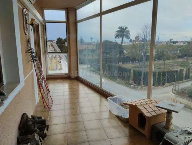 Gran oportunidad: nave industrial con viviendas por solo 399 - foto 4