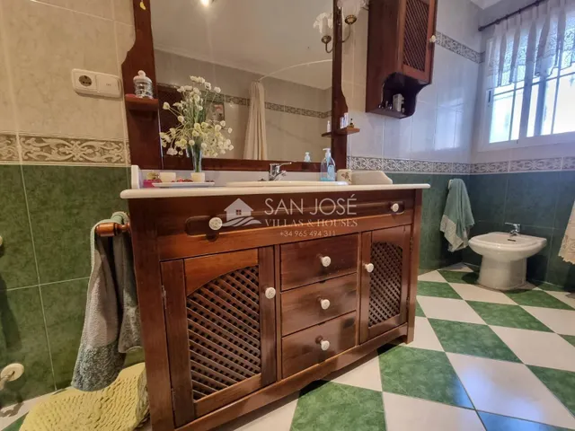 SE VENDE VILLA DE LUJO EN HONDON DE LOS FRAILES — 28