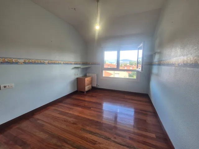 ¡Impresionante Adosado en Valle de Mena por solo €240.000! — 19