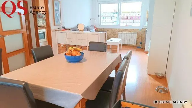 Casa adosada en venta en centro de Vidreres - foto 2