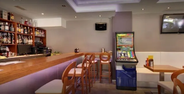 Cafetería en calle Italia 3, Almeria — 9