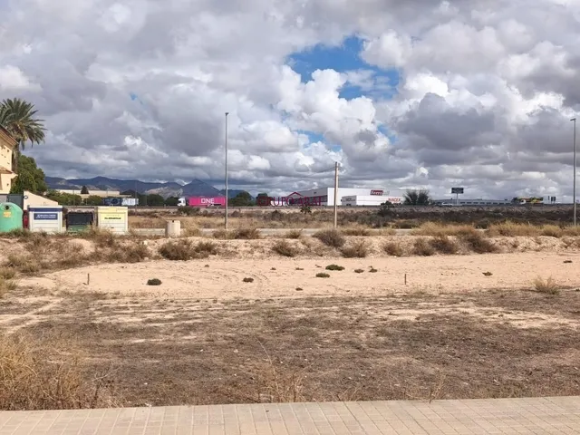 Oportunidad! Terreno urbano en Monforte del Cid — 2