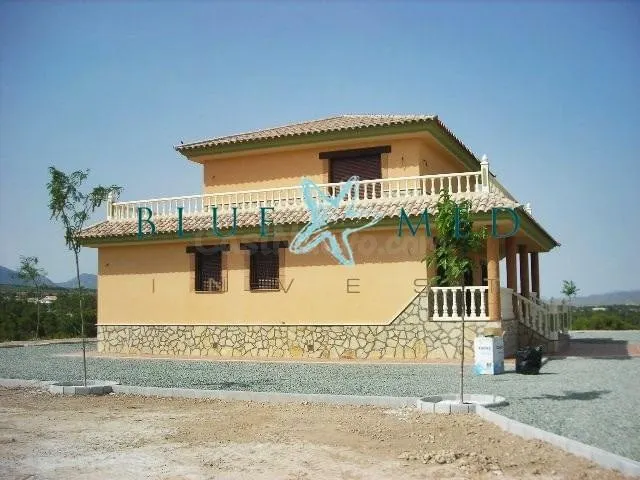 CHALET CON INCREÍBLES VISTAS CERCA DE LORCA