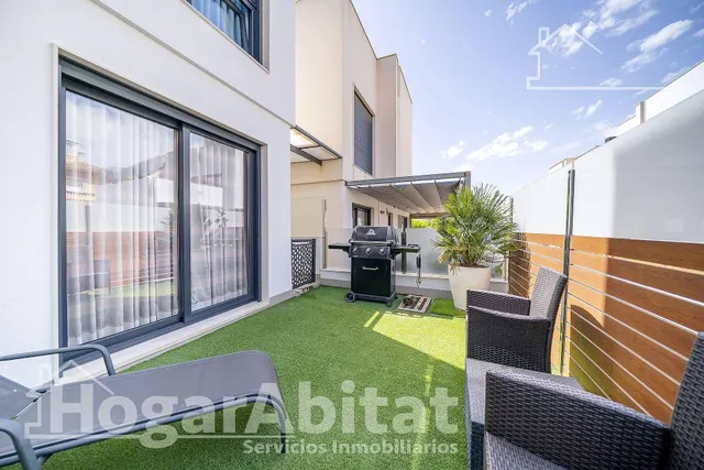 ¡EXTRAORDINARIO CHALET! AMPLIO Y SEMINUEVO CON PISCINA PRIVADA Y TRES TERRAZAS — 21