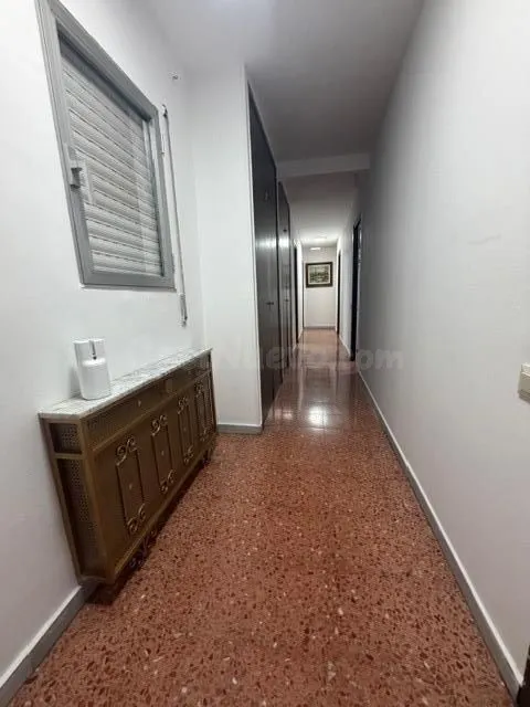 Amplio y Luminoso Piso en Paseo de Ronda de Lleida — 2