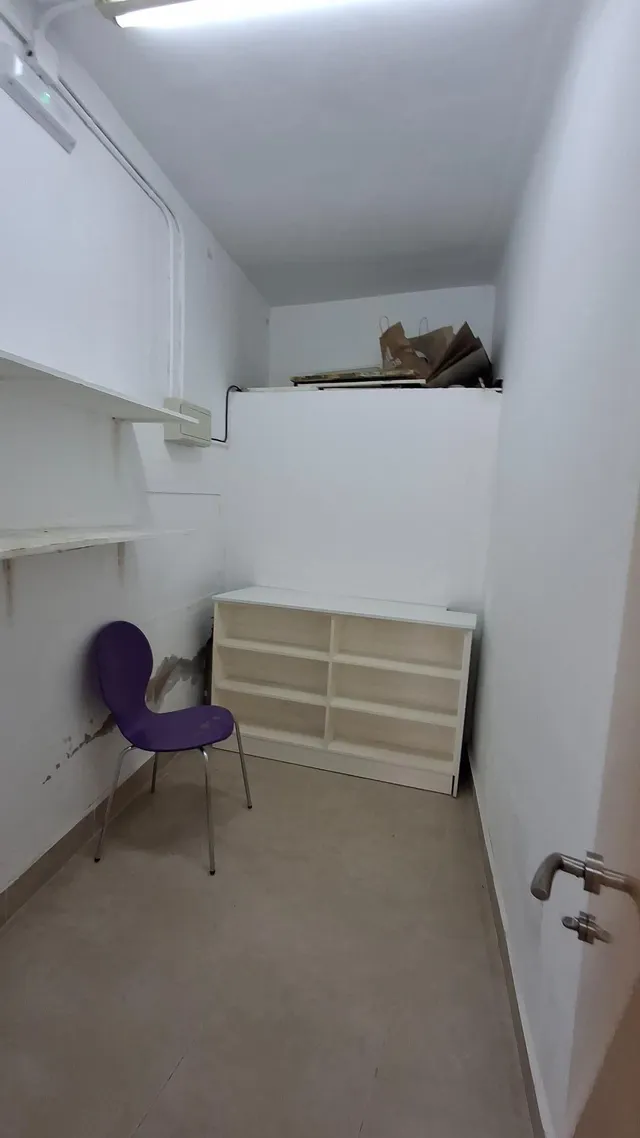 Bajo comercial en alquiler de 96 m2 situado muy cercano a la Plaza del Pueblo de Paterna. — 7