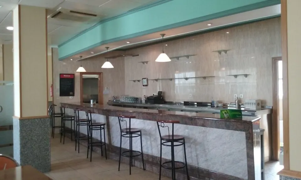LOCAL COMERCIAL PARA HOSTELERÍA