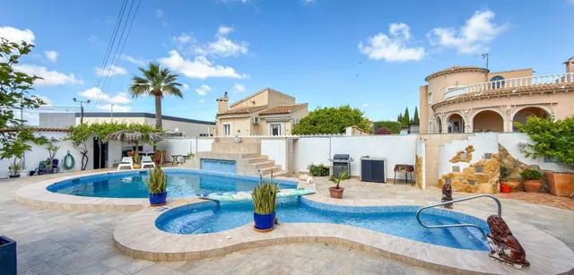 Villa 7 habitaciones 480m² en venta - Centro de la Ciudad Quesada — 17