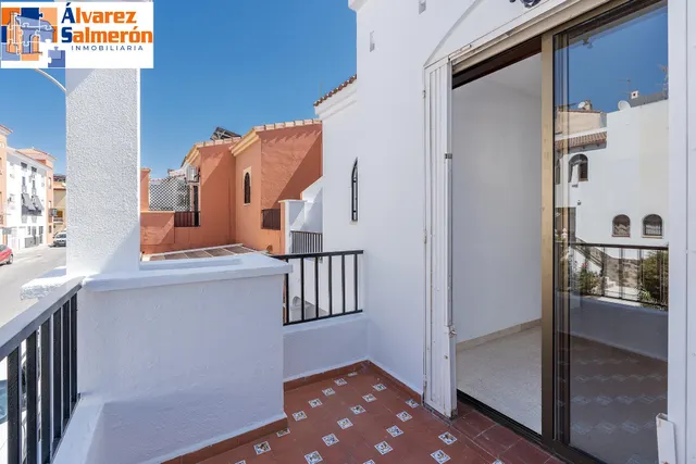 CASA ADOSADA EN MOTRIL — 36