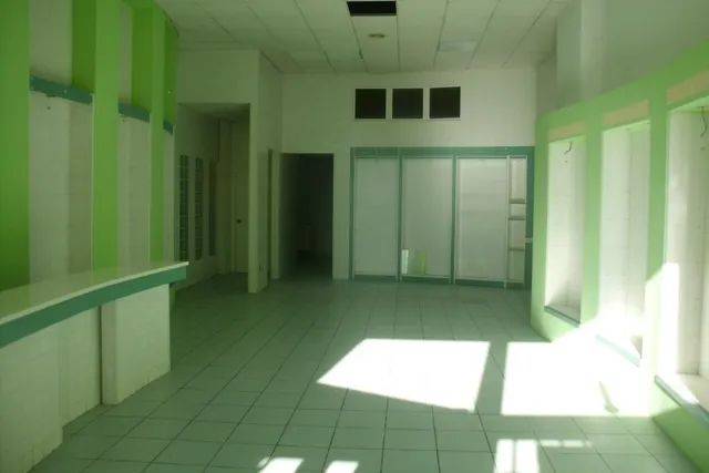 Local comercial en Avda. Daniel Gil - Ontinyent