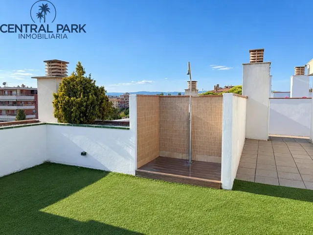 Vivienda en el centro de Salou, junto al paseo Miramar y club Náutico. — 23