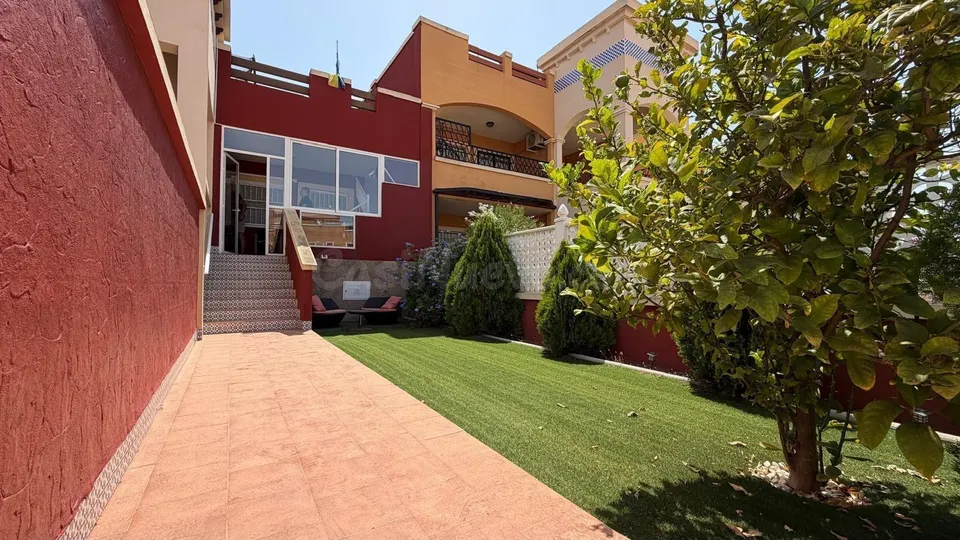 BUNGALOW TOTALMENTE REFORMADO CON 2 HAB 2 BAÑOS EN URB DREAM HILLS 2