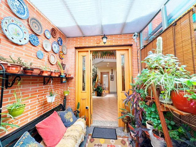 Urbis te ofrece un chalet en venta en la zona de Los Almendros, Villamayor, Salamanca. — 12