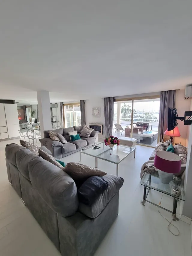 Impresionante Apartamento de Diseño Alquiler Temporada hasta 8 meses Paseo Marítimo primera línea de mar — 4