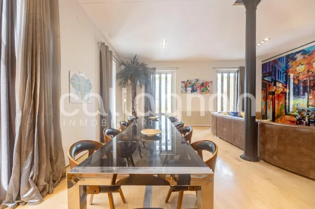 Exclusiva propiedad  frente a la Plaza de la Reina: 178 m2 de puro lujo en Ciutat Vella — 10